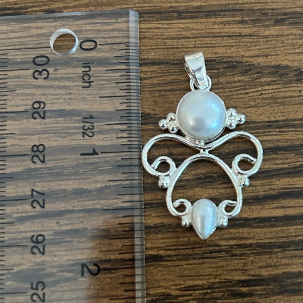 Pendant - Picture 2 of 3